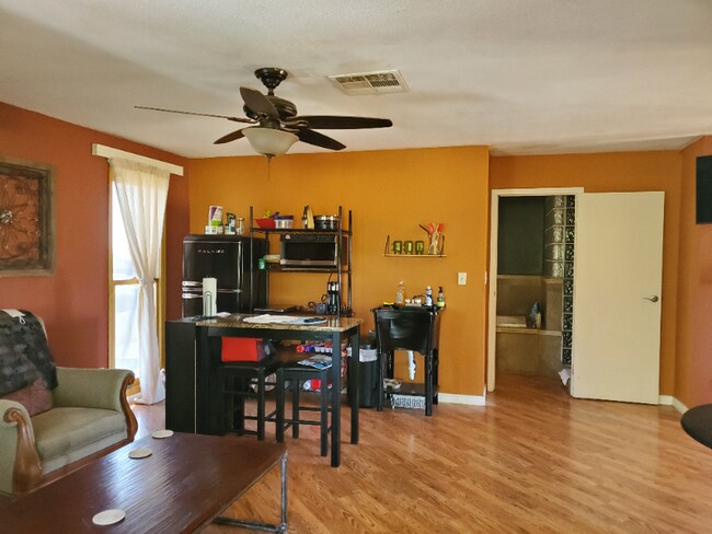 Foto del edificio - 4315 E Dale Ln