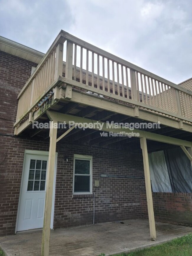 Foto del edificio - 220 S Keeneland Dr