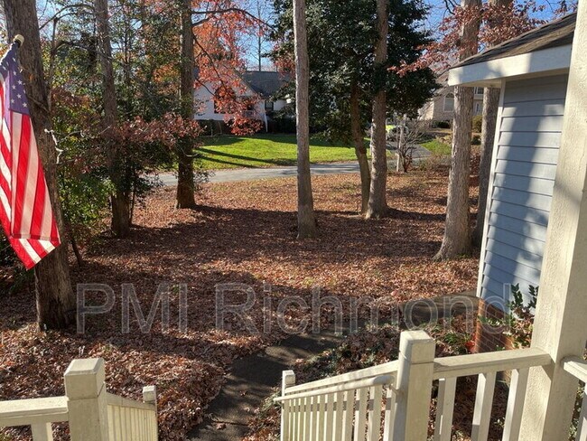 Foto del edificio - 11418 Hardwood Dr