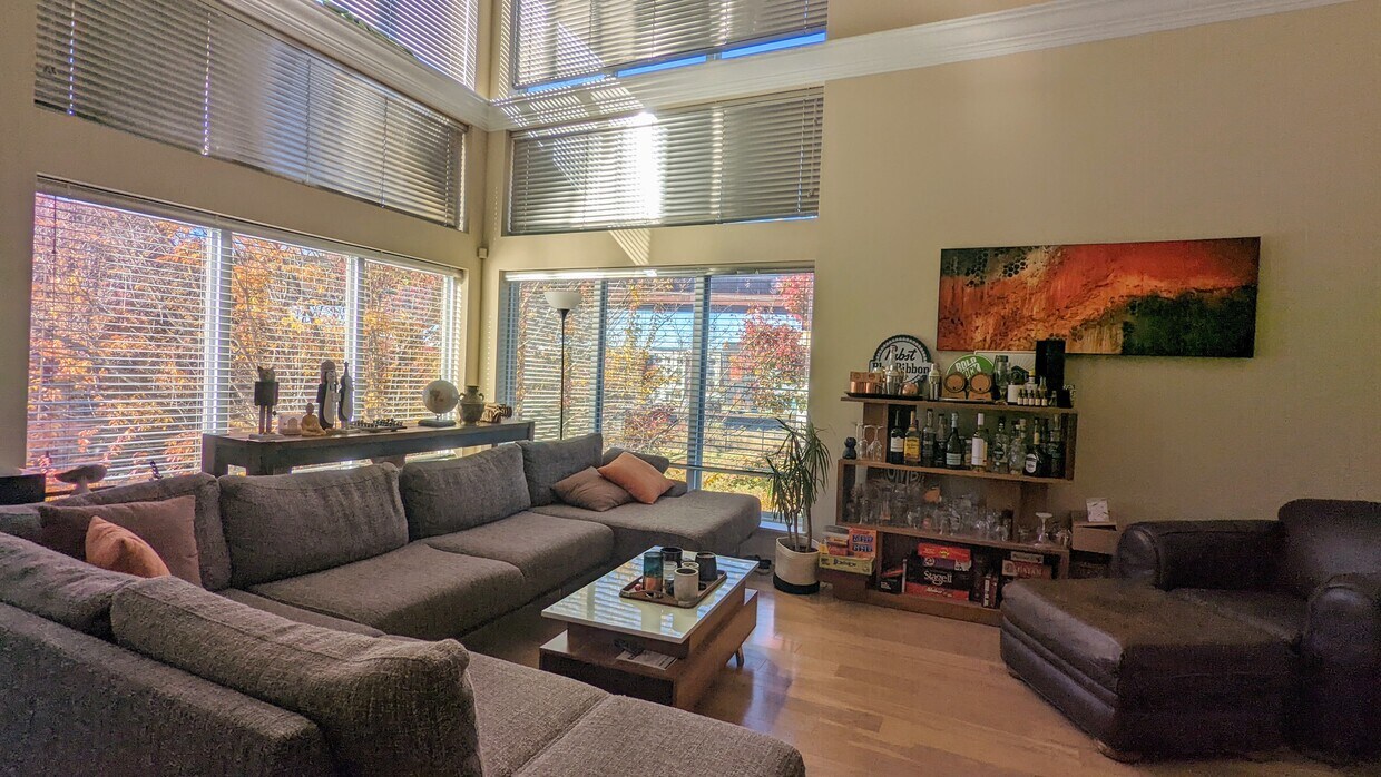 Living Room - 3552 N Davidson St