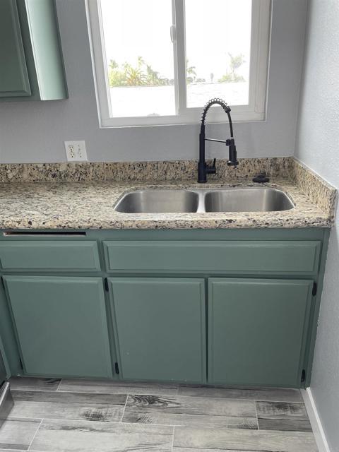 Foto del edificio - 1628 Upas St