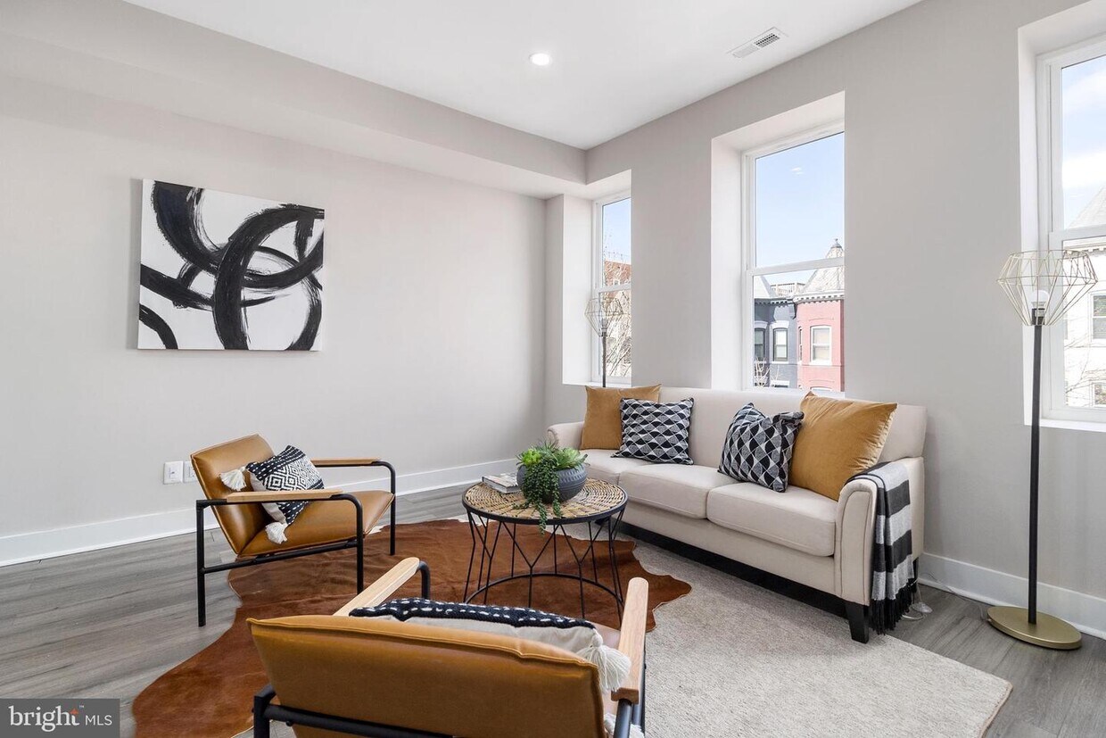 Foto principal - 38 Randolph Pl NW