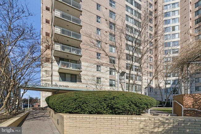 Building Photo - 851 N Glebe Rd
