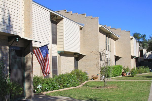 Foto del edificio - 801 Greenbriar Dr