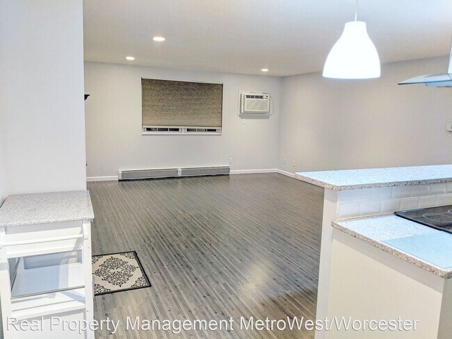 Building Photo - 1 br, 1 bath House - 89 Pleasant Street Un...