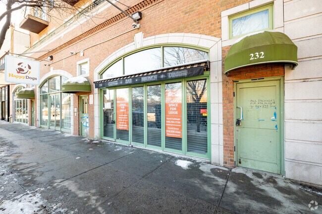 Entrada del edificio - 232-236 N 12th St