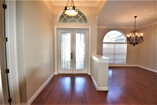 Building Photo - 6747 High Knoll Dr