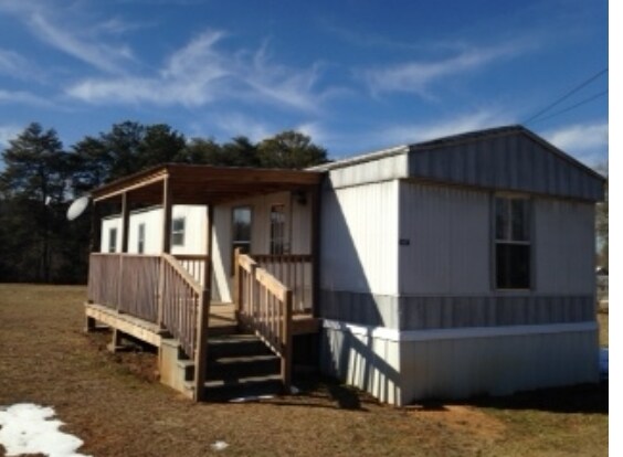 Primary Photo - 98 Evergreen Rd