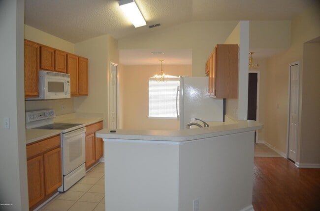 Building Photo - 545 Prosperity Lake Dr
