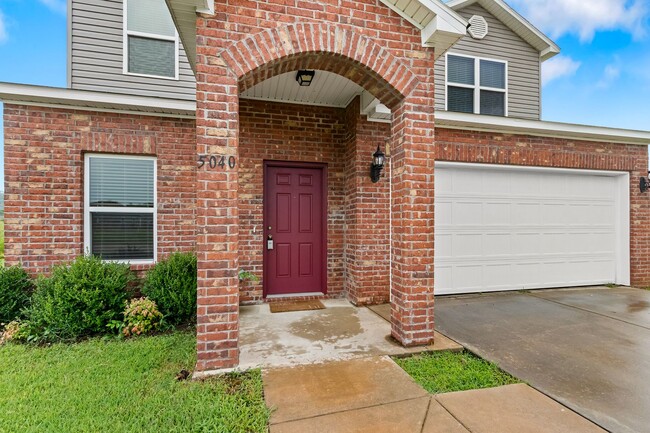 Foto del edificio - Beautiful home Located in desirable west F...