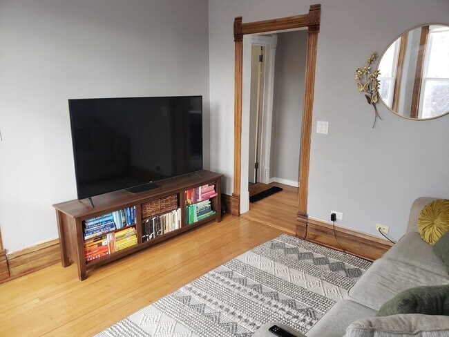 Foto del edificio - 1236 W Oakdale Ave