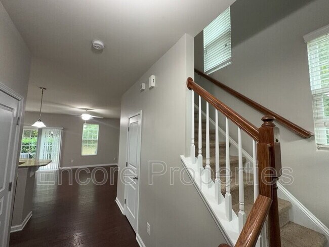 Foto del edificio - 1200 Grace Point Rd