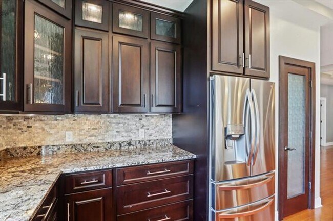Building Photo - Hiawatha Homes