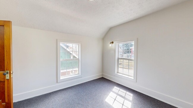 Building Photo - 109 W Ely St