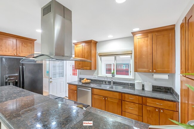 Building Photo - 2590 Poplarwood Way