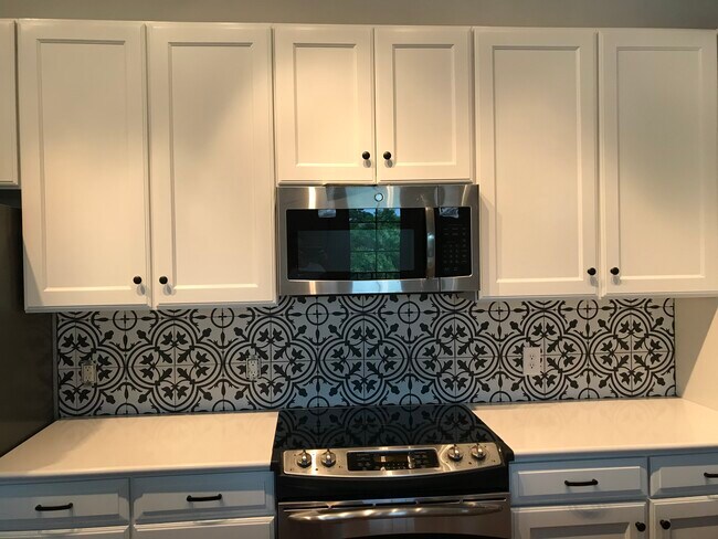 Kitchen - 2810 Selwyn Ave
