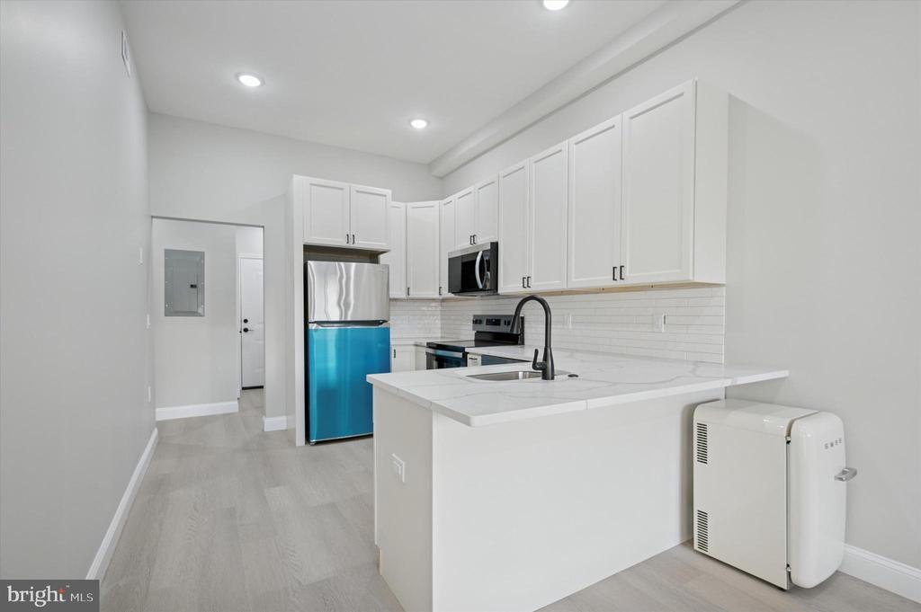Primary Photo - 103 N 63rd St