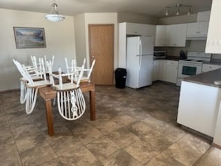 Building Photo - 9836-9896 96 Ave