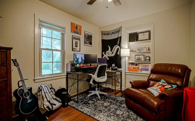 Foto del edificio - 1318 W Clarewood Ave