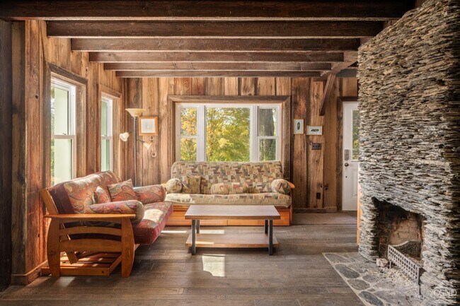 Foto del edificio - 98 Goetz Rd