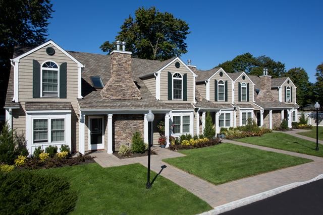 Primary Photo - Fairfield Townhouses At Amityville Village