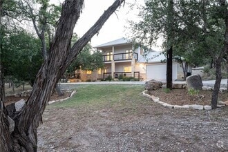 Building Photo - 3210 R O Dr