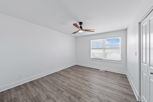 Building Photo - 1306 8th St