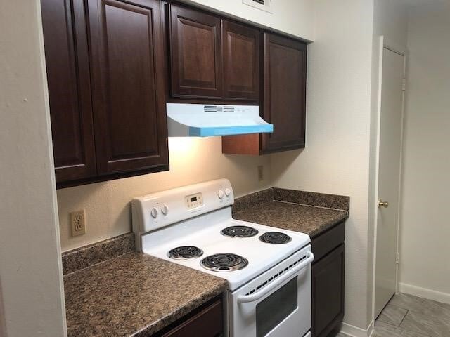 Foto del edificio - 9101 Country Creek St