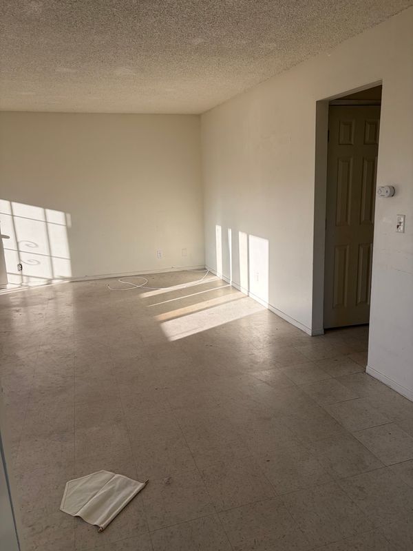 Foto del edificio - 12030 Pine St