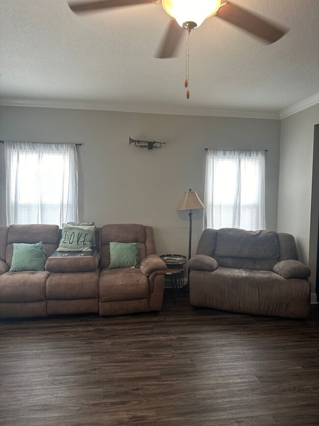 Foto del edificio - For Rent