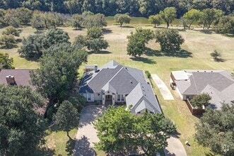 Building Photo - 9304 Ravenswood Rd