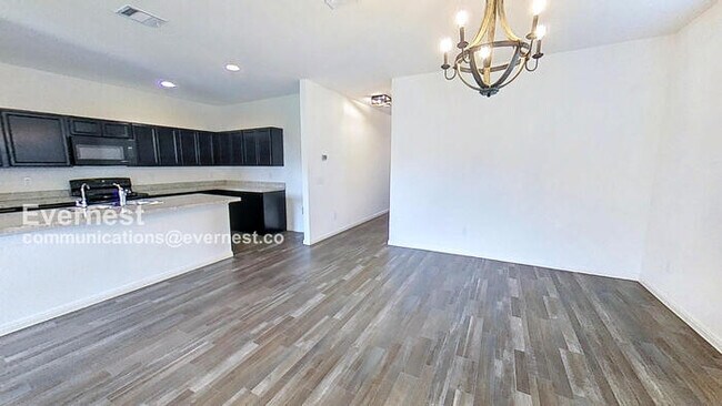 Foto del edificio - 400 Seneca Loop