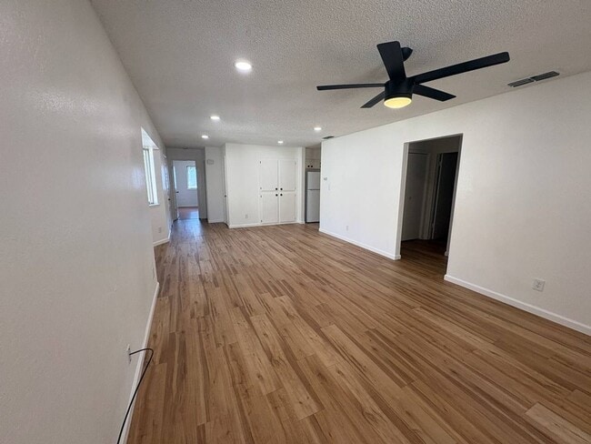 Building Photo - 4724 W Ashlan Ave