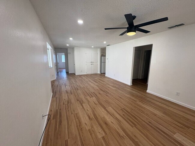 Foto del edificio - 4724 W Ashlan Ave