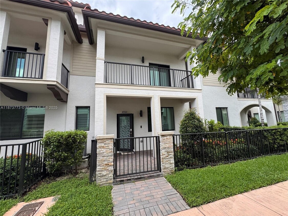 Primary Photo - 4760 NW 83rd Pky