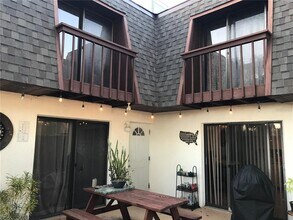 Building Photo - 1930 Cattleya Dr