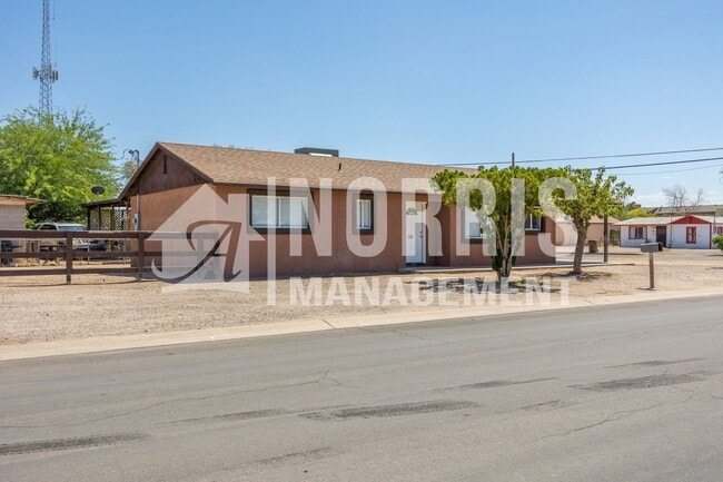 Building Photo - Great Home in the Heart of Eloy