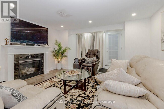 Building Photo - 3321 Mintwood Cir