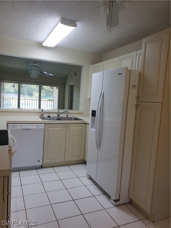 Foto del edificio - 240 Timber Lake Cir