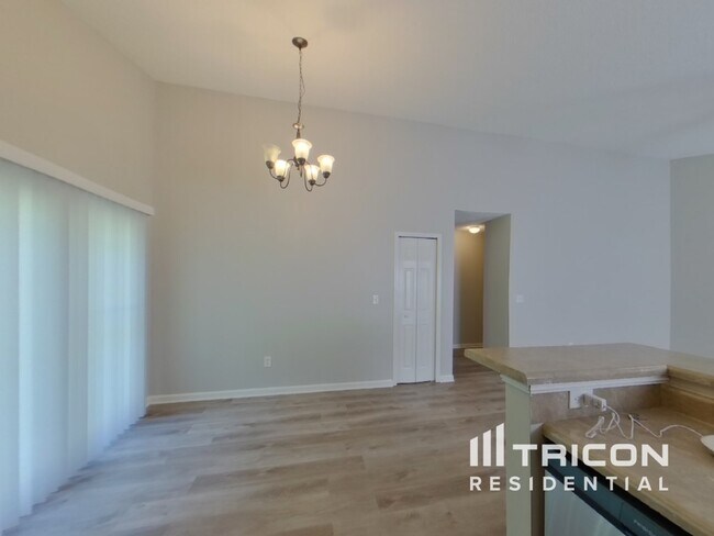 Foto del edificio - 160 Springway Dr
