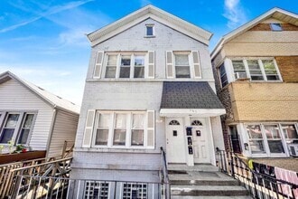 Building Photo - 465 W 27th St