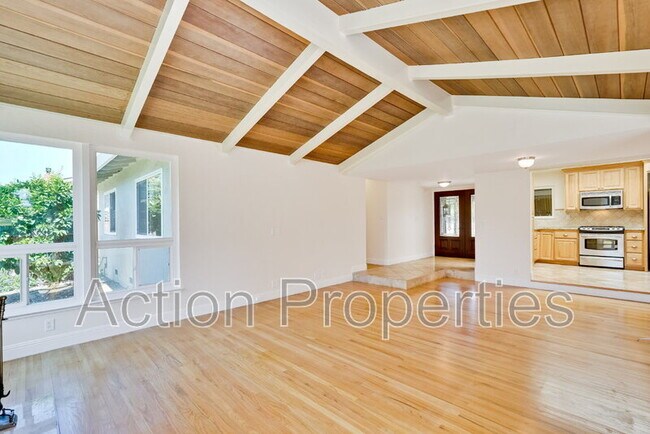 Foto del edificio - 3426 Woodstock Ln