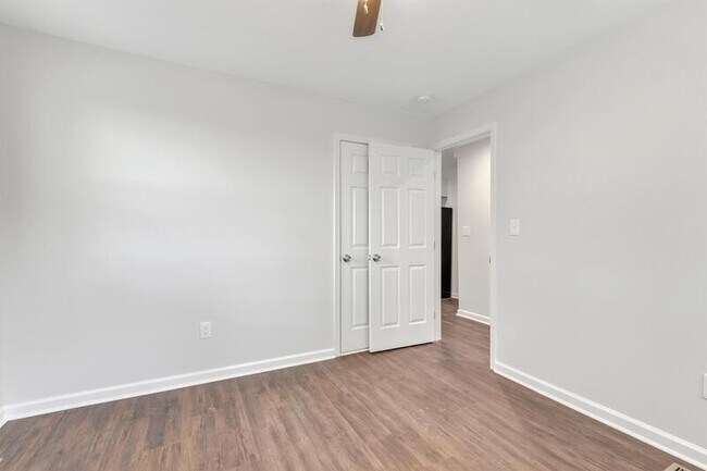 Foto del edificio - 1100 Mt Holly St