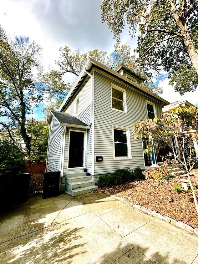 Foto principal - 1841-1843 Edgeland Ave