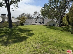 Building Photo - 182 Ashdale Ave