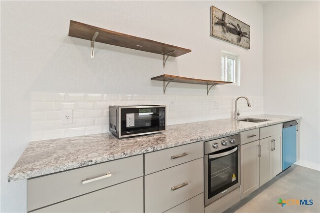 Foto del edificio - 462 Ledgeview Dr