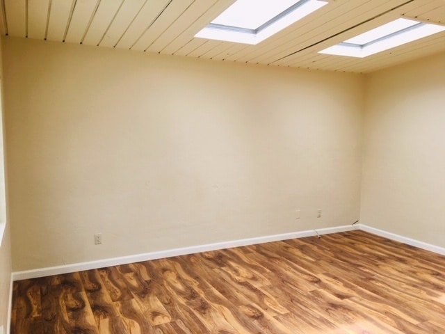 Building Photo - PERFECTLY LOCATED 1BD/1BA PB APARTMENT IN CROWN POINT! ONLY $2,195/mo!