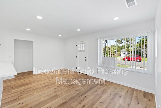 Foto del edificio - 4026 Charles St