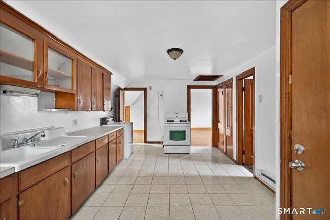 Building Photo - 253 Olivia St