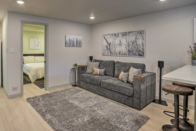 Building Photo - 2715 MacArthur Blvd